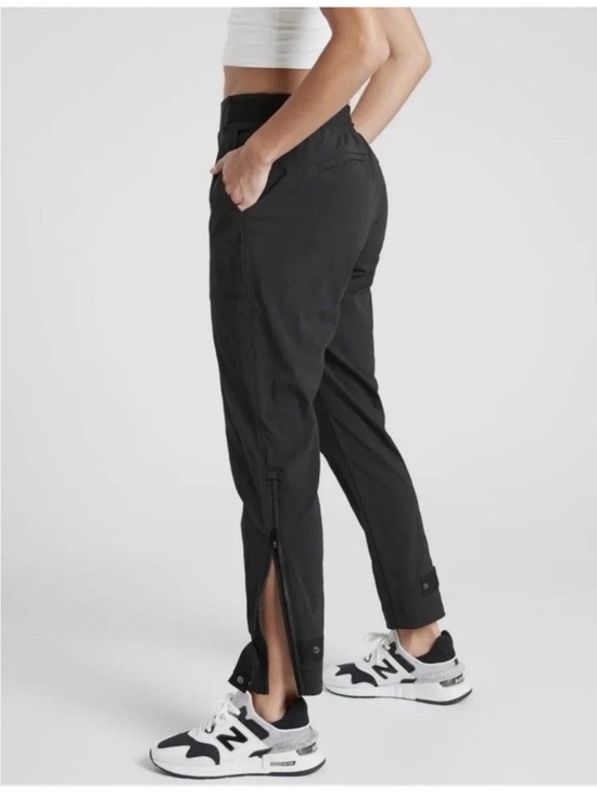 Athleta Pants - Athleta Belted Trekkie Hiking Pants Zipper Sides Women's 8 Black Stretch Outdoor